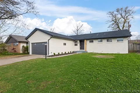 Exterior - 6765 E 28th St, Tulsa, OK 74129 photo 3 of 9