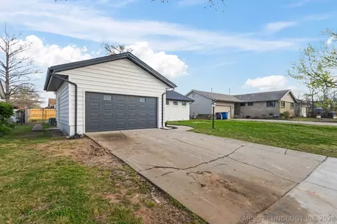 Exterior - 6765 E 28th St, Tulsa, OK 74129 photo 9 of 9