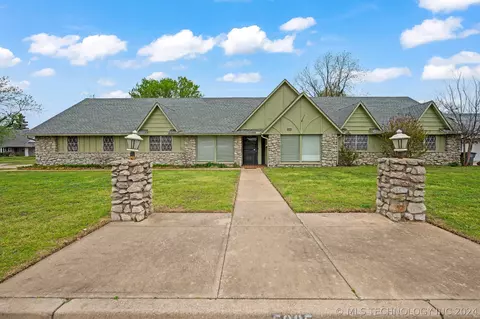 5935 E 36th St, Tulsa, OK 74135 photo 1