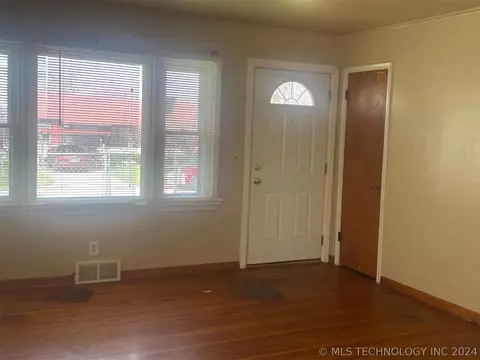 7734 E Independence St, Tulsa, OK 74115 photo 4