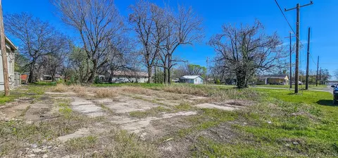S B. Street, Eufaula, OK 74432 photo 4