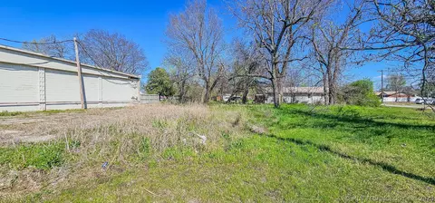 S B. Street, Eufaula, OK 74432 photo 3