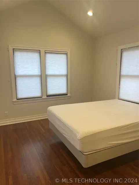 1048 E 37th St, Tulsa, OK 74105 photo 9