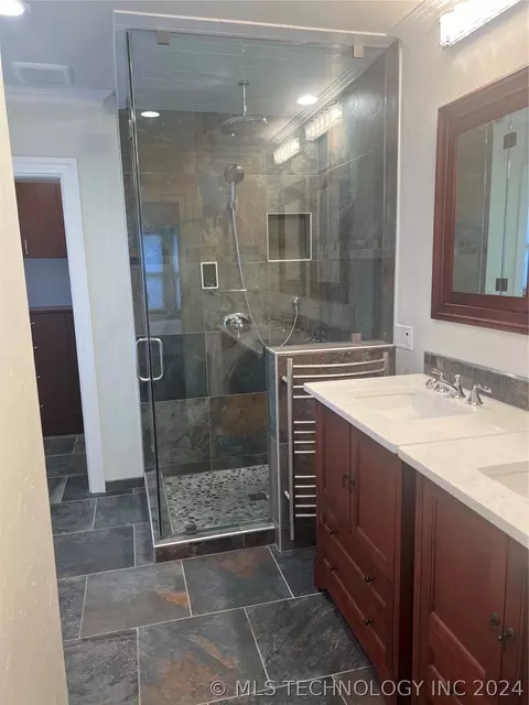1048 E 37th St, Tulsa, OK 74105 photo 8
