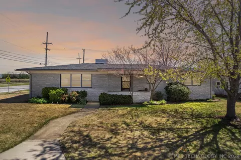 901 Karen Ave, Pryor, OK 74361