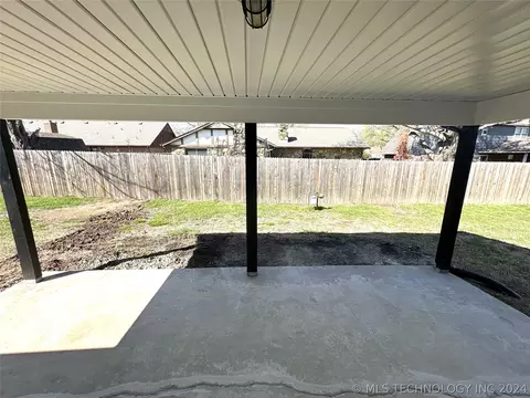 Exterior - 10015 E 40th St, Tulsa, OK 74146 photo 9 of 10
