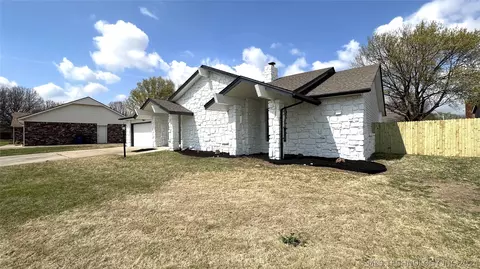 Exterior - 10015 E 40th St, Tulsa, OK 74146 photo 3 of 10