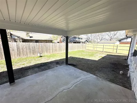 Exterior - 10015 E 40th St, Tulsa, OK 74146 photo 8 of 10