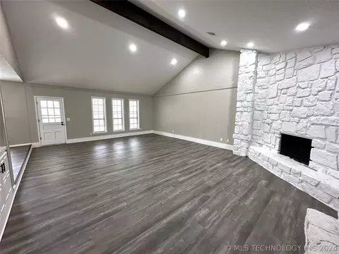 Living - 10015 E 40th St, Tulsa, OK 74146 photo 2 of 5