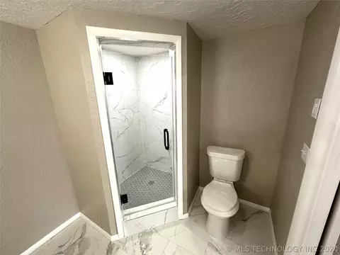 Bath - 10015 E 40th St, Tulsa, OK 74146 photo 6 of 6