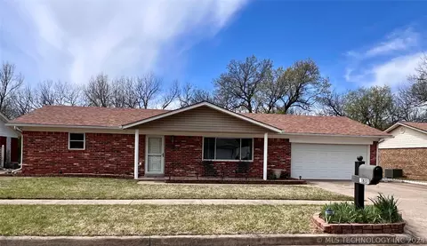 1832 Southridge Dr, Pryor, OK 74361
