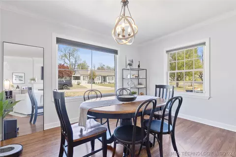 Dining - 3520 E 22nd Pl, Tulsa, OK 74114 photo 1 of 3