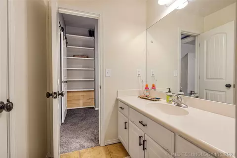 Bath - 17013 E 48th St, Tulsa, OK 74134 photo 7 of 8