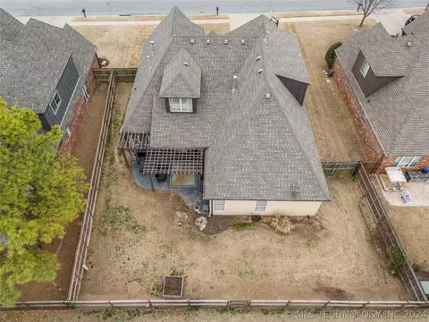 Exterior - 17013 E 48th St, Tulsa, OK 74134 photo 6 of 7