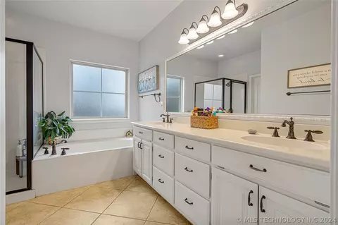 Bath - 17013 E 48th St, Tulsa, OK 74134 photo 1 of 8