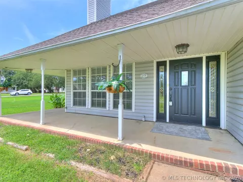 2171 Meadows Cir, Pryor, OK 74361 photo 1
