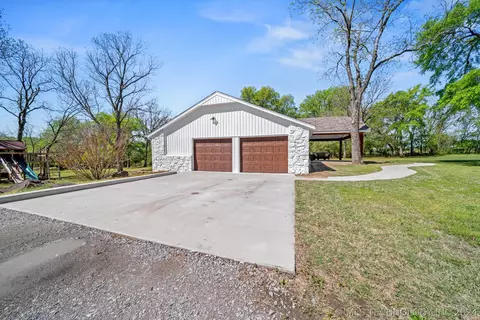 Exterior - 32838 E 750 St, Wagoner, OK 74467 photo 4 of 14