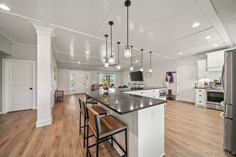 Kitchen - 32838 E 750 St, Wagoner, OK 74467 photo 2 of 7