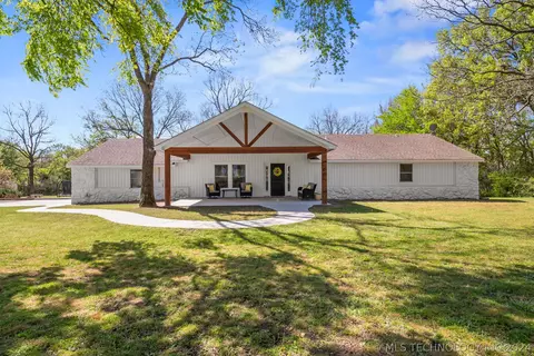 Exterior - 32838 E 750 St, Wagoner, OK 74467 photo 2 of 14