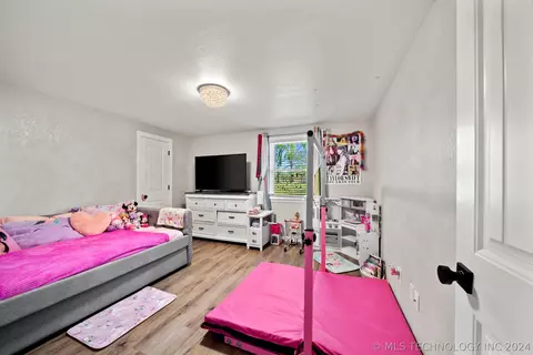 Bedroom - 32838 E 750 St, Wagoner, OK 74467 photo 5 of 6