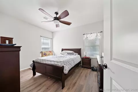 Bedroom - 32838 E 750 St, Wagoner, OK 74467 photo 6 of 6