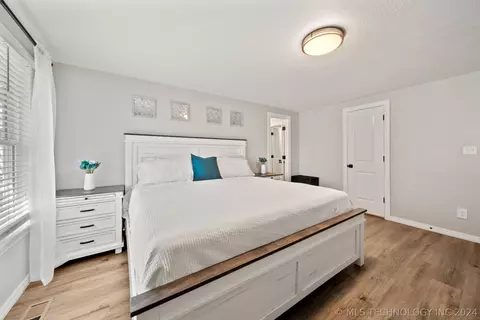 Bedroom - 32838 E 750 St, Wagoner, OK 74467 photo 3 of 6