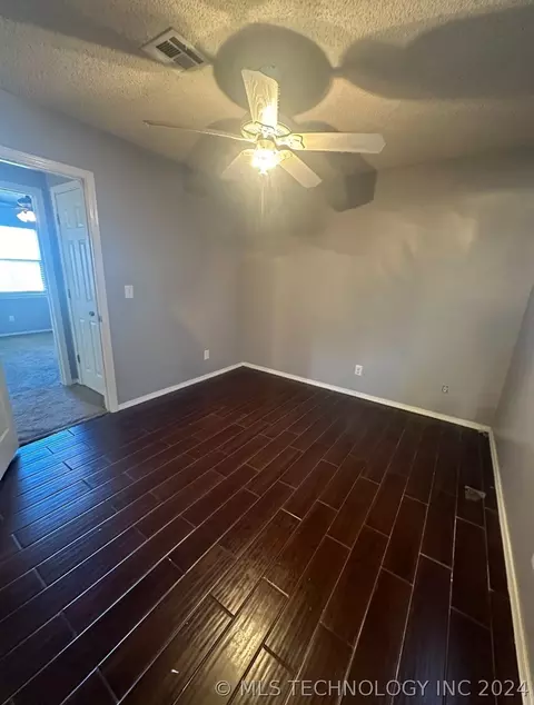 203 N Howerton Ave, Cushing, OK 74023 photo 8