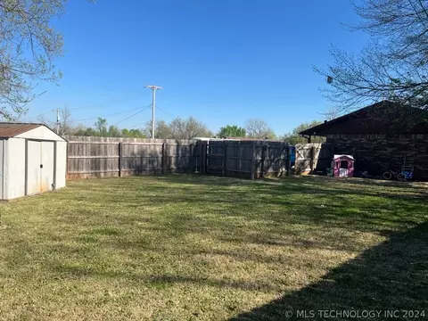 203 N Howerton Ave, Cushing, OK 74023 photo 23