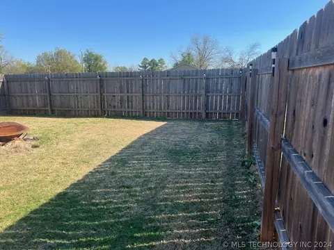 203 N Howerton Ave, Cushing, OK 74023 photo 24