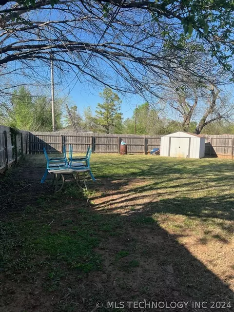 203 N Howerton Ave, Cushing, OK 74023 photo 21