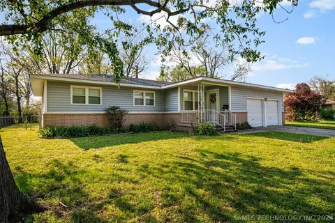 1202 Lewis St, Pryor, OK 74361
