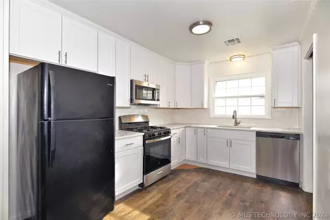 1577 E 60th St, Tulsa, OK 74105 photo 8