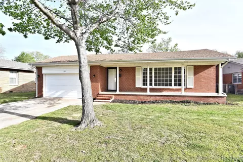 1577 E 60th St, Tulsa, OK 74105