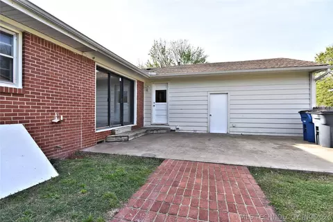1577 E 60th St, Tulsa, OK 74105 photo 25