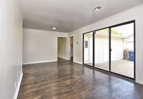 1577 E 60th St, Tulsa, OK 74105 photo 12