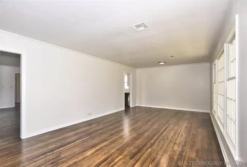 1577 E 60th St, Tulsa, OK 74105 photo 7