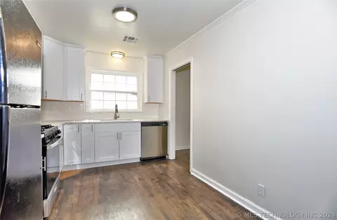 1577 E 60th St, Tulsa, OK 74105 photo 9