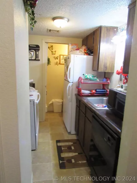 2201 E 66th Place 709, Tulsa, OK 74136 photo 5