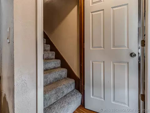 Entry Way - 1528 E 67th Pl, Tulsa, OK 74136 photo 1 of 2