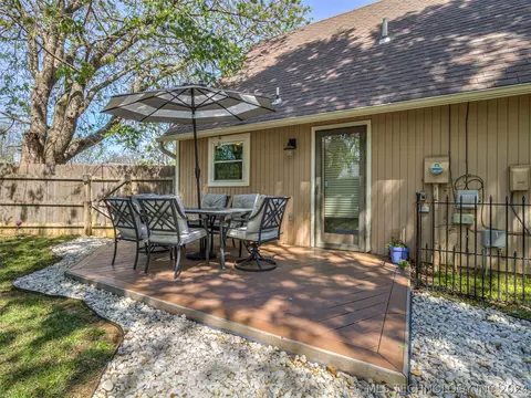 Exterior - 1528 E 67th Pl, Tulsa, OK 74136 photo 6 of 10