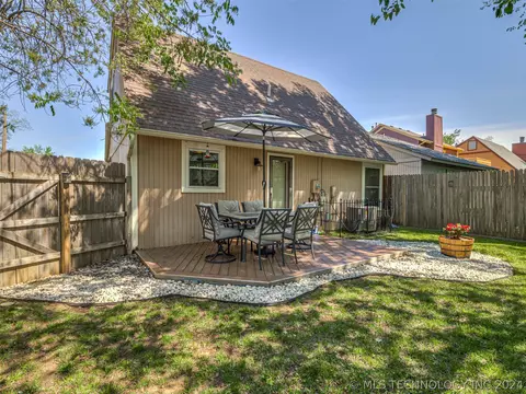 Exterior - 1528 E 67th Pl, Tulsa, OK 74136 photo 8 of 10