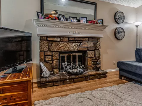 Living - 1528 E 67th Pl, Tulsa, OK 74136 photo 3 of 5
