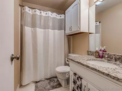 Bath - 1528 E 67th Pl, Tulsa, OK 74136 photo 2 of 2