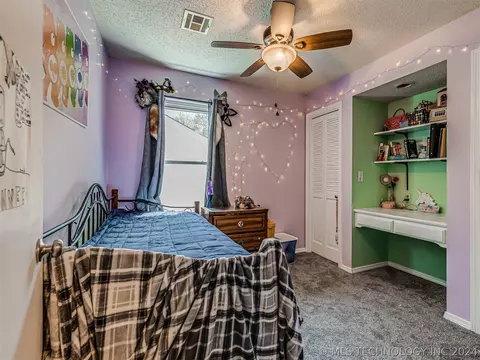 Bedroom - 1528 E 67th Pl, Tulsa, OK 74136 photo 4 of 9