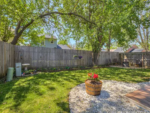 Exterior - 1528 E 67th Pl, Tulsa, OK 74136 photo 9 of 10