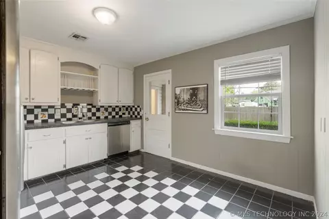 Kitchen - 211 E 35th St, Tulsa, OK 74105 photo 1 of 6
