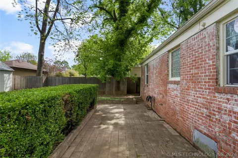 Exterior - 211 E 35th St, Tulsa, OK 74105 photo 12 of 12