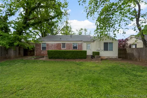 Exterior - 211 E 35th St, Tulsa, OK 74105 photo 10 of 12