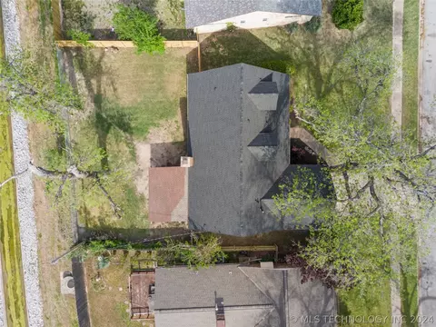 Exterior - 9031 E 40th St, Tulsa, OK 74145 photo 3 of 12