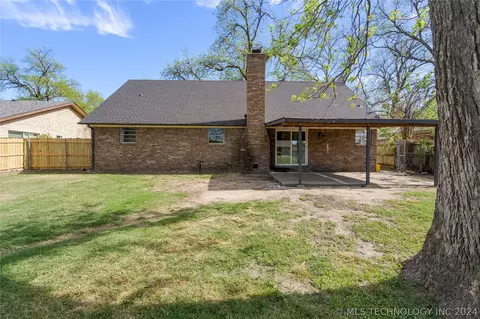 Exterior - 9031 E 40th St, Tulsa, OK 74145 photo 8 of 12